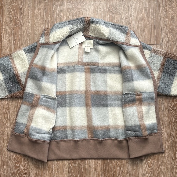 New! Aspen plaid teddy/sherpa fleece bomber jacket, cream/gray/tan, size small - Picture 7 of 7